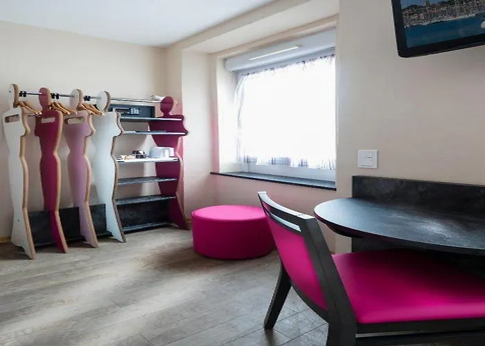 فندق لاستيريل 2*