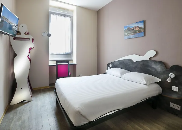 لاستيريل فندق كان