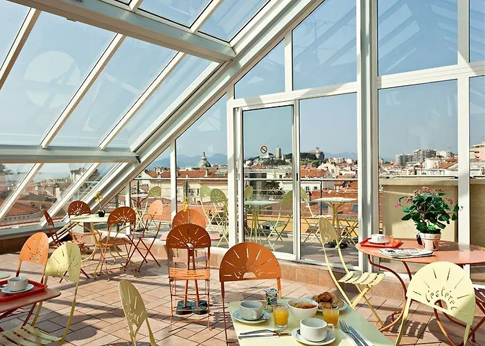 لاستيريل فندق