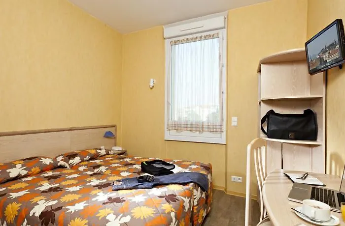 لاستيريل فندق