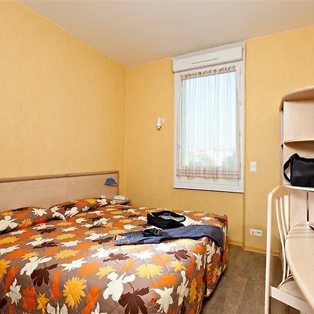 L'esterel Hotel 2*